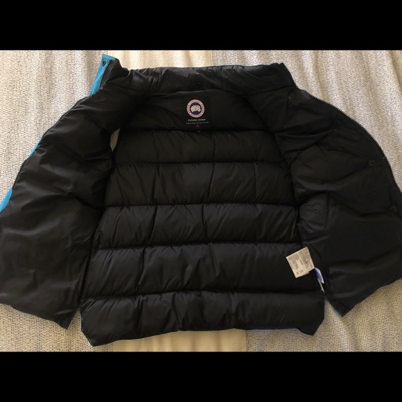 Authentic blue Canadian Goose vest - Picture 8 of 10